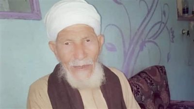 المئات من أهالي شطورة بسوهاج يشيعون جثمان شيخ المصالحات إلى مثواه الأخير | فيديو وصور