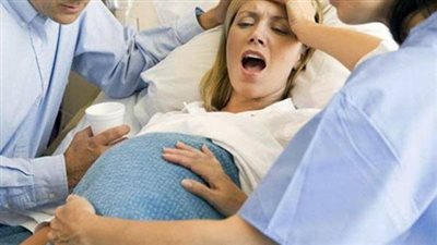 تفسير حلم ولادة توأم للعزباء.. ربما يحمل شر