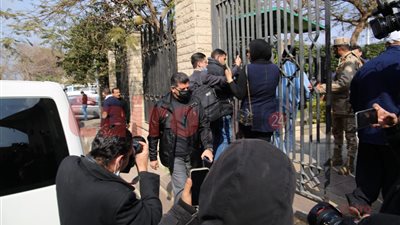 بحضور وزراء سابقين وشخصيات عامة.. بدء صلاة الجنازة على اللواء محمد عبد السلام المحجوب 