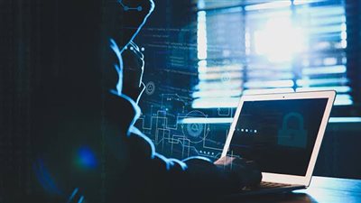 الدم بقى مياه.. سيدة تبتز شقيقها بنشر صور خادشة لابنته بسبب خلاف على الميراث