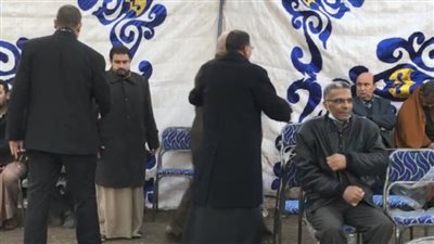 توافد أهالي قرية ترسا بطوخ للمشاركة في عزاء وفاة أسرة بأكملها بسبب الغاز 