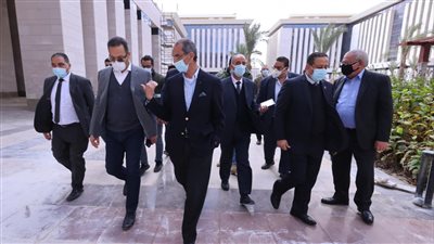 وزير الاتصالات يتفقد الأعمال الإنشائية بمدينة المعرفة ومقر الوزارة الجديد بالعاصمة الإدارية 