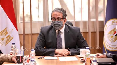 وزير السياحة يتابع الموقف التنفيذي لتشغيل الخدمات بالمتحف المصري الكبير