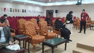 فين الناس؟.. محيي إسماعيل ينسحب من ندوة معرض الكتاب