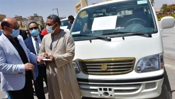 محافظ أسوان