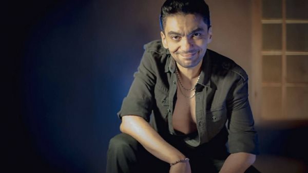 المطرب وافي