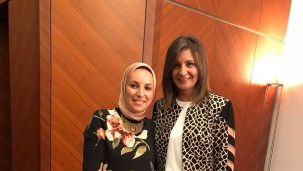 إسراء نوار مع وزيرة