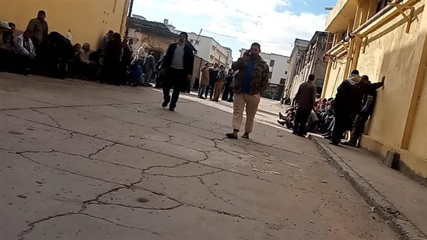 إضراب العاملين بالشركة