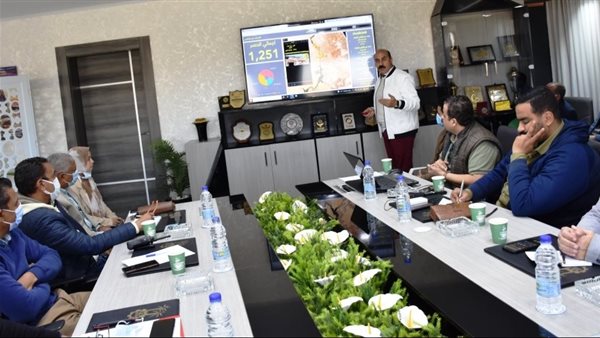 محافظ أسوان