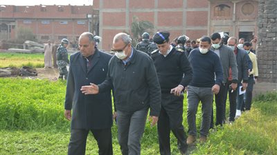 محافظ القليوبية يقود حملة إزالة فورية بقرية طنان في قليوب