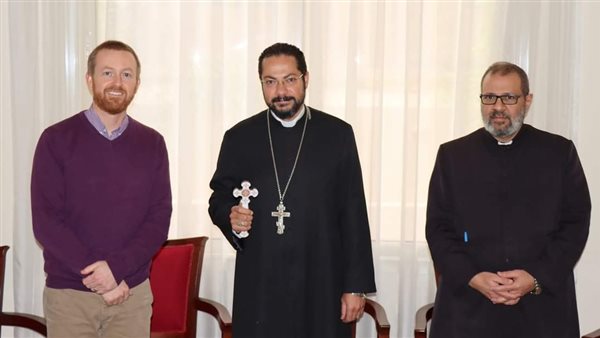 الأنبا باخوم وممثل