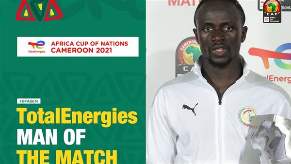 ساديو ماني يتسلم