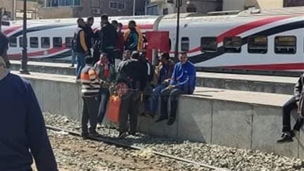 جانب من توقف العمال