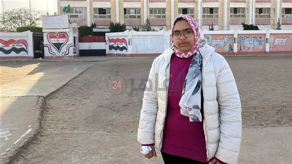 الطالبة زينب أثناء