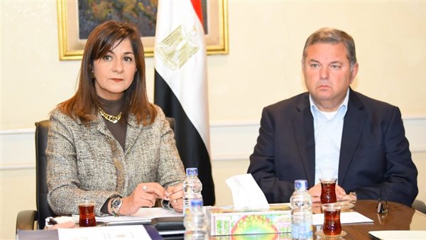 وزيرة الهجرة ووزير