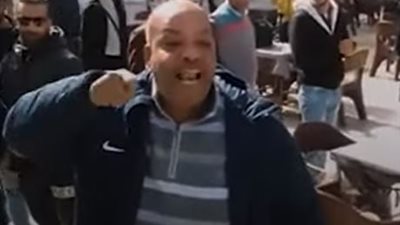 ارحل يا مرتضى.. هتافات أعضاء الزمالك المحتجين ضد رئيس النادي | فيديو