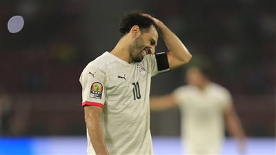 انفراد صلاح والخطورة مستمرة للأسود.. مرور 75 دقيقة من مباراة مصر والكاميرون