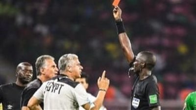 بث مباشر| التحكيم الفجّ.. طرد كيروش وإنذار لـ وائل جمعة وخناقة مع محمد صلاح