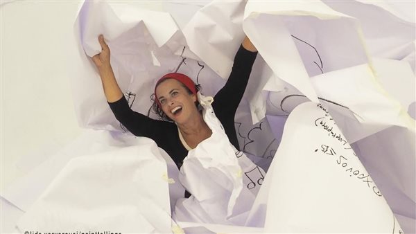 الفنانة اليونانية