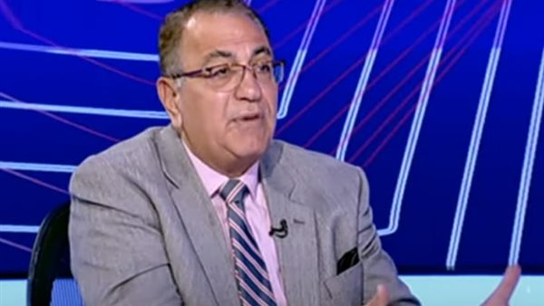 الكاتب عادل نعمان