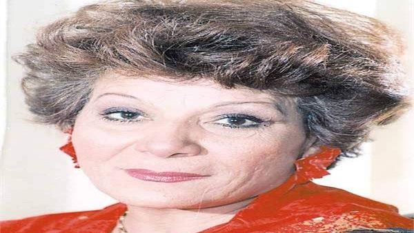 عايدة عبد العزيز