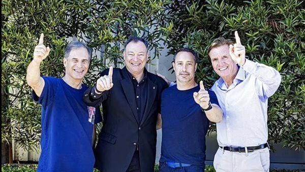 طاقم الرحلة 