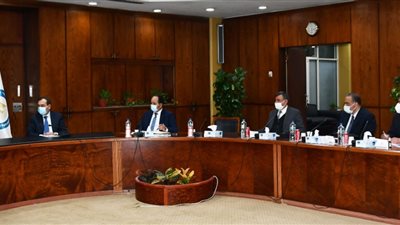 بعد رفع سعر البنزين.. اجتماع حكومي لتوفير الغاز الطبيعي بمحطات توليد الكهرباء