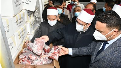 وزير الأوقاف: توزيع 200 طن لحوم على المحتاجين خلال شهري رجب وشعبان.. وضعف الكمية خلال رمضان | صور