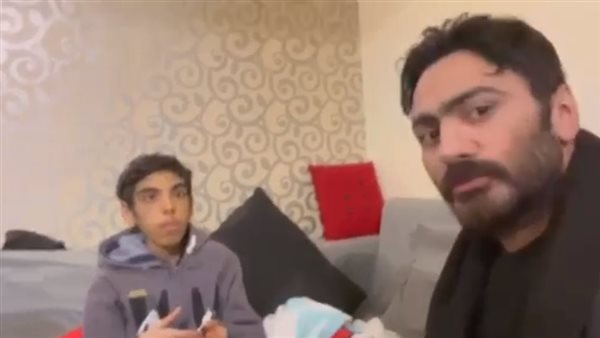 تامر حسني والطفل