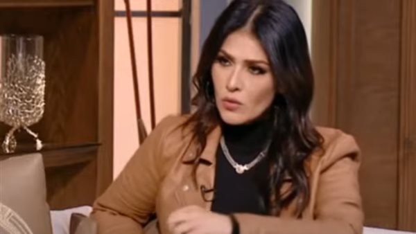 الفنانة بسمة