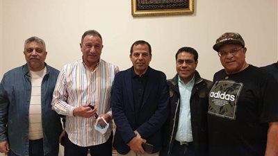 الخطيب يزور مقر تسويق عضويات الأهلي في الإمارات