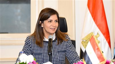 وزيرة الهجرة تكشف كواليس عودة مواطن مصري من السعودية بطائرة إسعاف