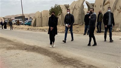 ظهور شقيقة كريم الهواري في محكمة جنايات الجيزة.. وأهالي ضحايا حادث الشيخ زايد يصلون | صور 