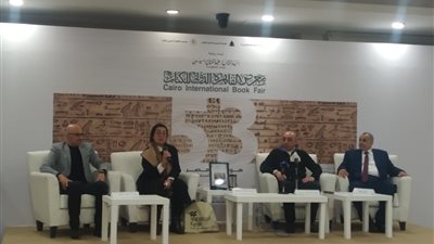 الروائي عصام يوسف: مكتبة أبي تخطت نصف مليون كتاب 