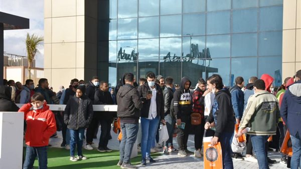  إقبال كبير على معرض