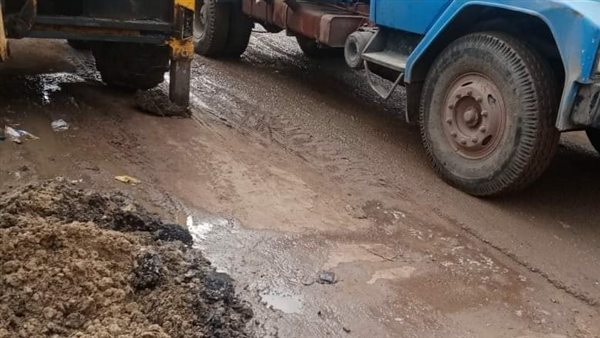 إصلاح انفجار خط مياه