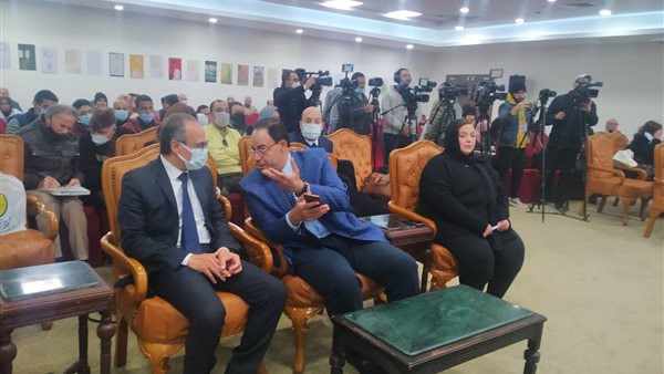 جانب من الحضور أثناء