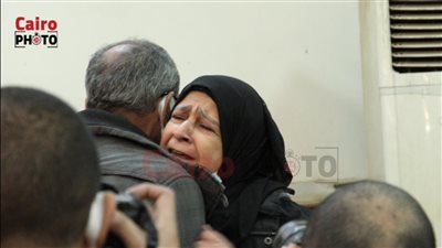 والدة أحد ضحايا حادث الشيخ زايد: بيقولوا كريم الهواري بريء وأنا شوفت ابني في قبره | فيديو