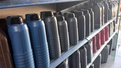 تعطل محركات السيارات.. ضبط زيوت ماتور وفتيس مجهولة المصدر ببورسعيد | صور 