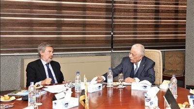 طارق شوقي يناقش ترجمة المناهج الجديدة إلى الإيطالية