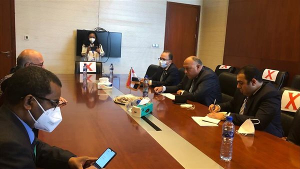 شكري يواصل مشاركاته