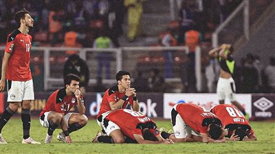 أفشة للاعبي منتخب مصر: الضربة اللى متكسرش تقوي