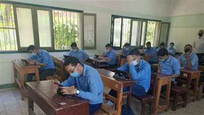 بث مباشر| توضيح هام بشأن حقيقة عقد امتحانات الثانوية العامة ورقيًا