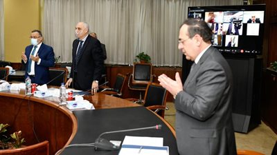 خلال الجمعية العامة.. الوقوف دقيقة حداد على روح شريف إسماعيل أحد رؤساء الشركة القابضة للبتروكيماويات