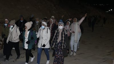 صعود جبل موسى.. تعرف على أولى فعاليات الفوج الثاني من معسكر الرياضة في بلاد الفيروز