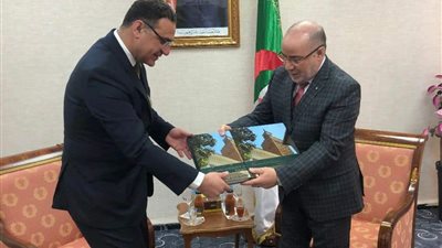 سفير مصر لدى الجزائر يلتقى وزير الشئون الدينية والأوقاف الجزائرى