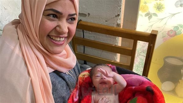 سيدة بالغردقة تخضع