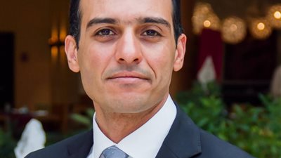 أستاذ علم الأوبئة: كثرة متحورات كورونا بداية نهاية الفيروس.. وأوميكرون الجديد الأكثر انتشارا