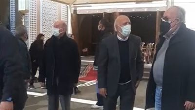 الموسيقار عمر خيرت يشارك فى تشييع جنازة شقيقه من مسجد الشرطة | بث مباشر