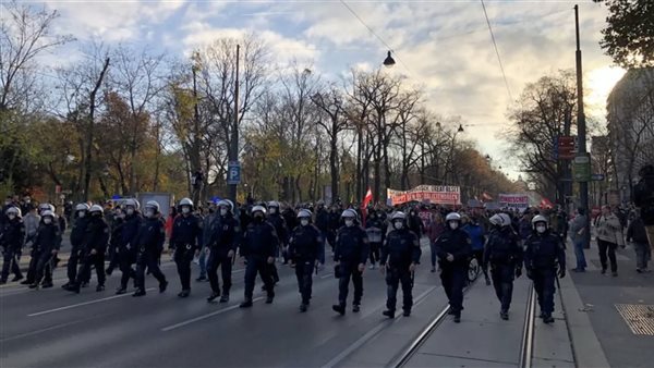 مظاهرات ضد إلزامية